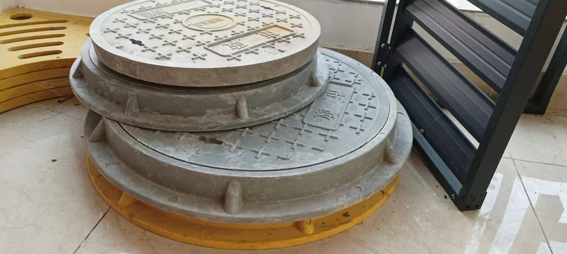 19.7 ইঞ্চি গ্রে ফাইবারগ্লাস সার্কেল ম্যানহোল কভার সাধারণ শৈলী রাস্তা নির্মাণের জন্য